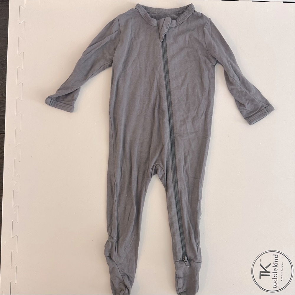 Kyte BABY Gray Charcoal Footies with Full-Length Zipper Size 3-6 Months